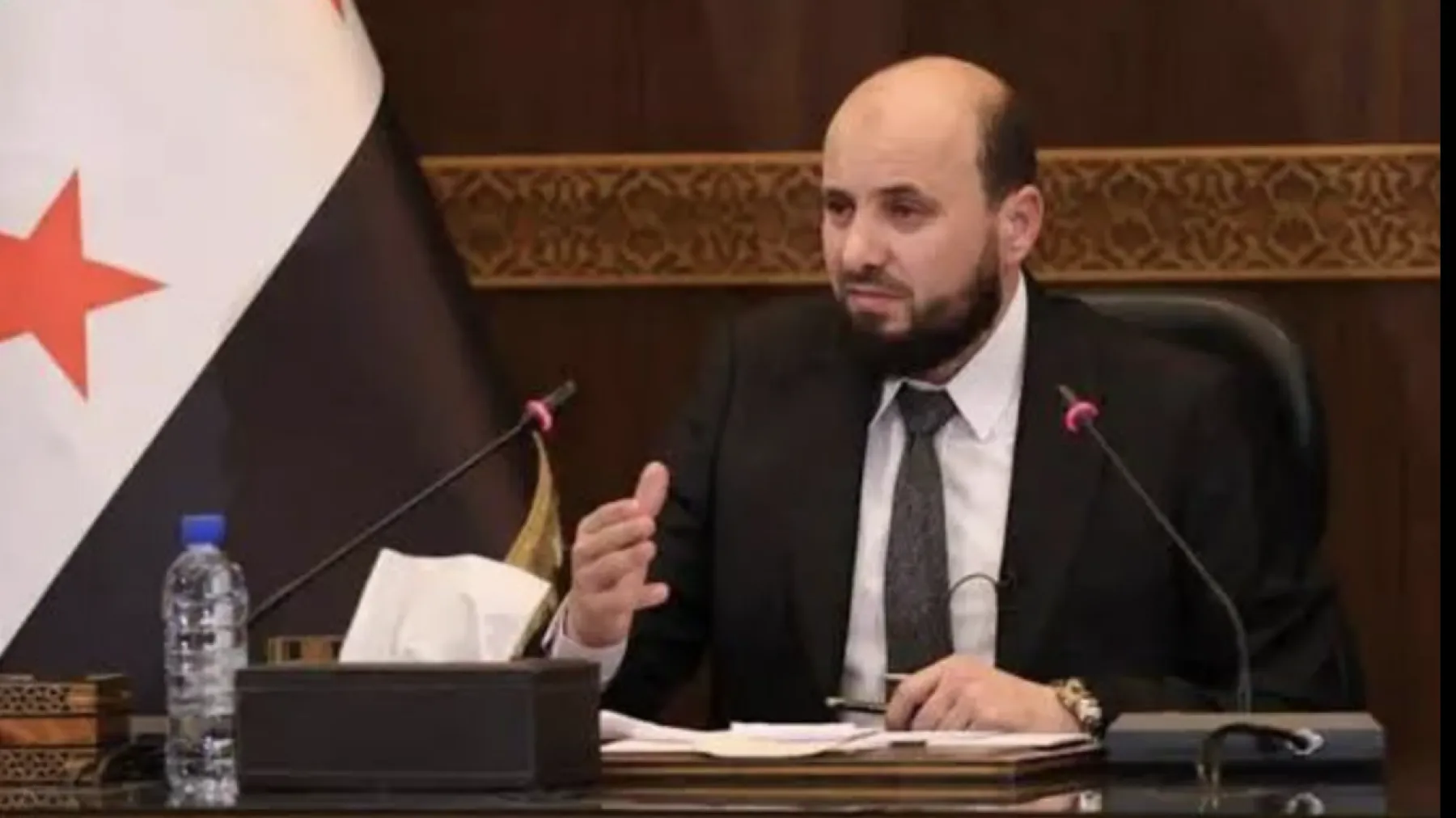 هل صدر مرسوم رئاسي بإقالة وزير الطاقة محمد البشير؟
