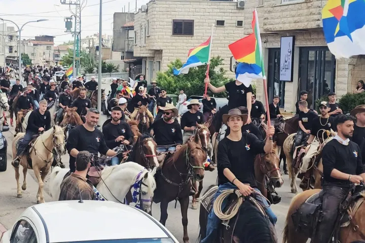 ما حقيقة مقطع خيول "الطابقين" المتداول في محافظة السويداء؟