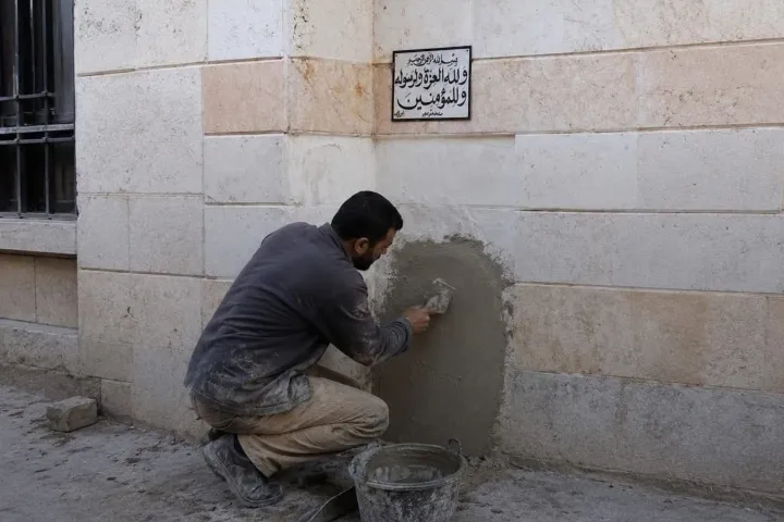 هل تم إغلاق مقام ابو طاقة في قرية ربعو بريف حماة؟
